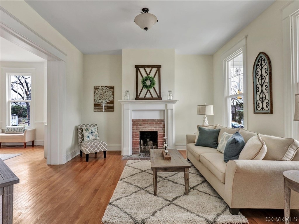 300 Overbrook Road Richmond, VA 23222 - Photo 7 of 28 Living Room