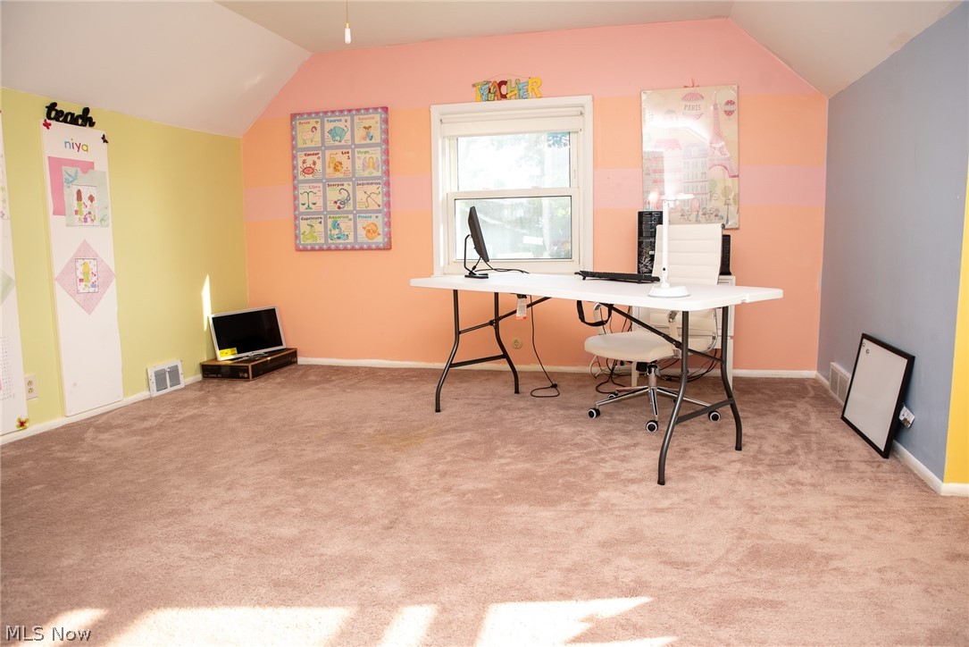 1403 Richmond Road Cleveland, OH 44124 - Photo 24 of 35