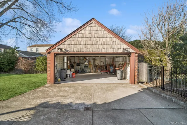 a view of a house with outdoor space