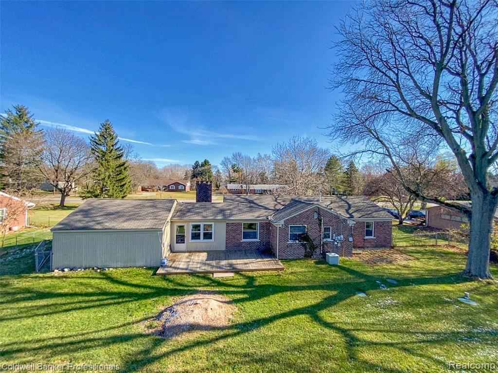6650 Inkster Road West Bloomfield, MI 48322 - Photo 9 of 38