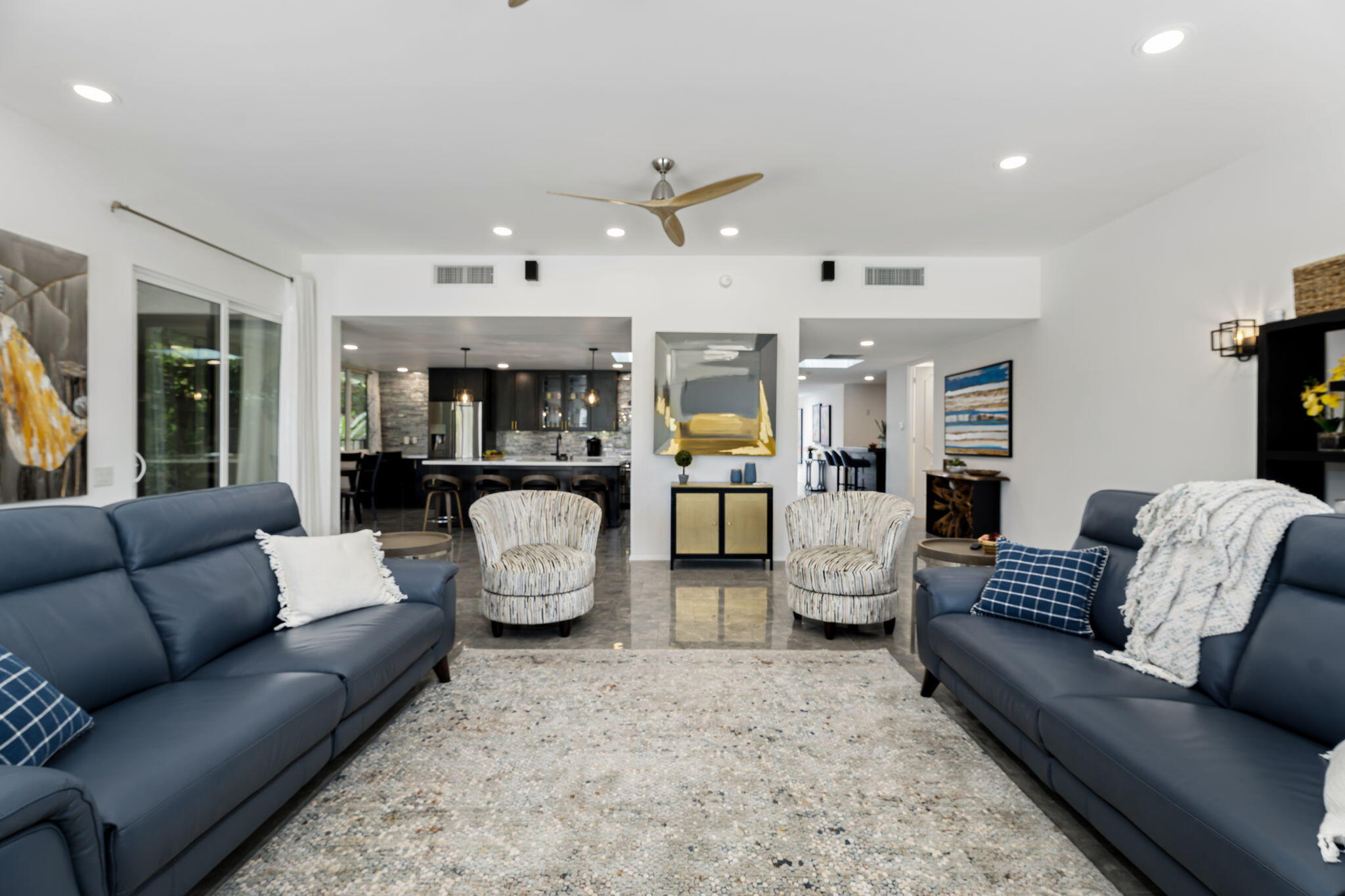 1 Temple Court Rancho Mirage, CA 92270 - Photo 4 of 32 Reverse View of Living Room