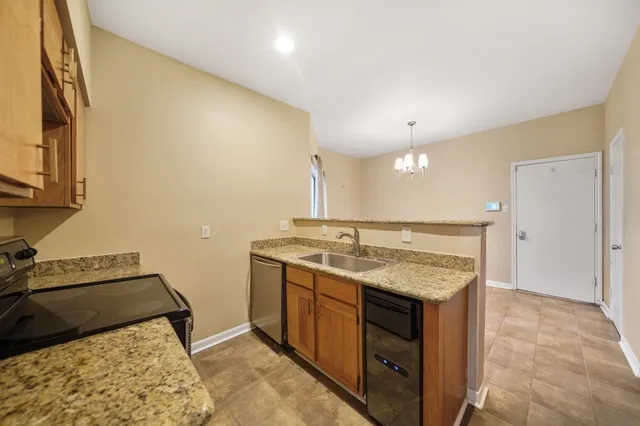 $2,500 | 2555 Bering Drive, Unit 1, Houston, TX 77057