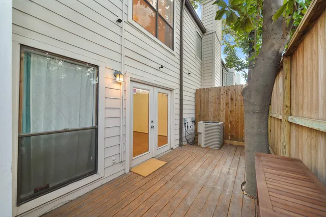 $2,500 | 2555 Bering Drive, Unit 1, Houston, TX 77057