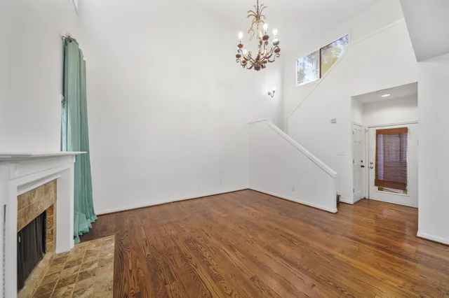 $2,500 | 2555 Bering Drive, Unit 1, Houston, TX 77057