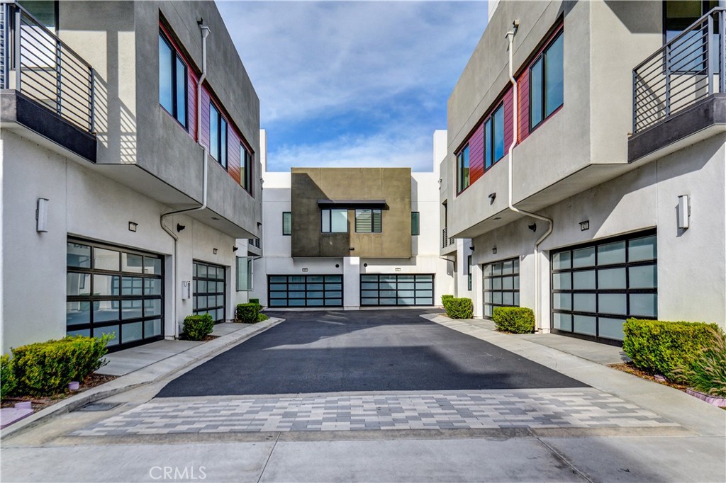 413 Transport Tustin, CA 92782 - Photo 42 of 49 Entrance to Parking