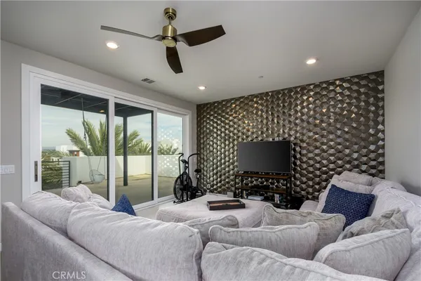 $1,849,000 | 413 Transport, Tustin, CA 92782