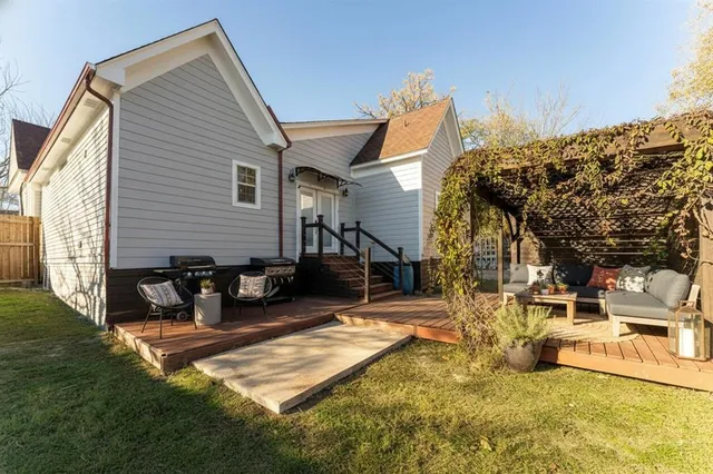 $394,500 | 514 North Rogers Street, Waxahachie, TX 75165