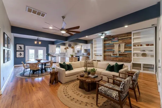 $394,500 | 514 North Rogers Street, Waxahachie, TX 75165