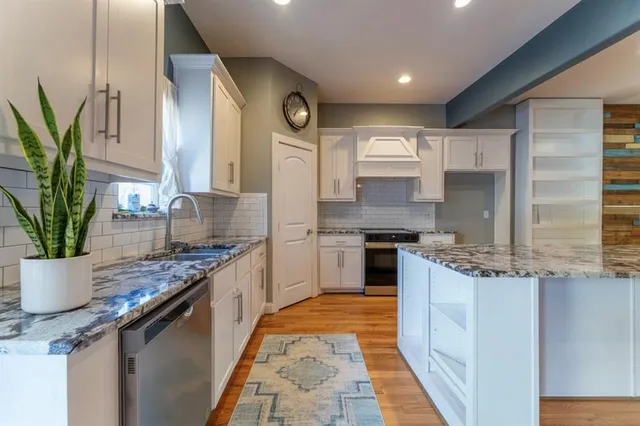 $394,500 | 514 North Rogers Street, Waxahachie, TX 75165