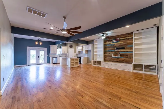 $394,500 | 514 North Rogers Street, Waxahachie, TX 75165