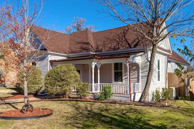 $394,500 | 514 North Rogers Street, Waxahachie, TX 75165