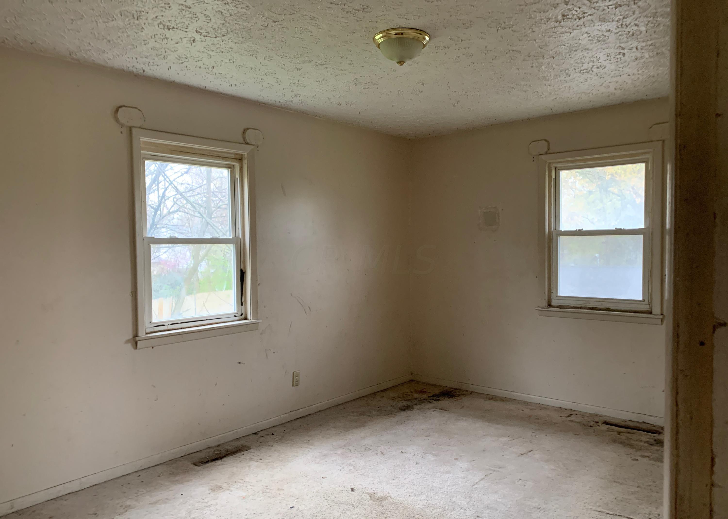 1633 Shady Lane Road Columbus, OH 43227 - Photo 9 of 11 Gallery Image 9