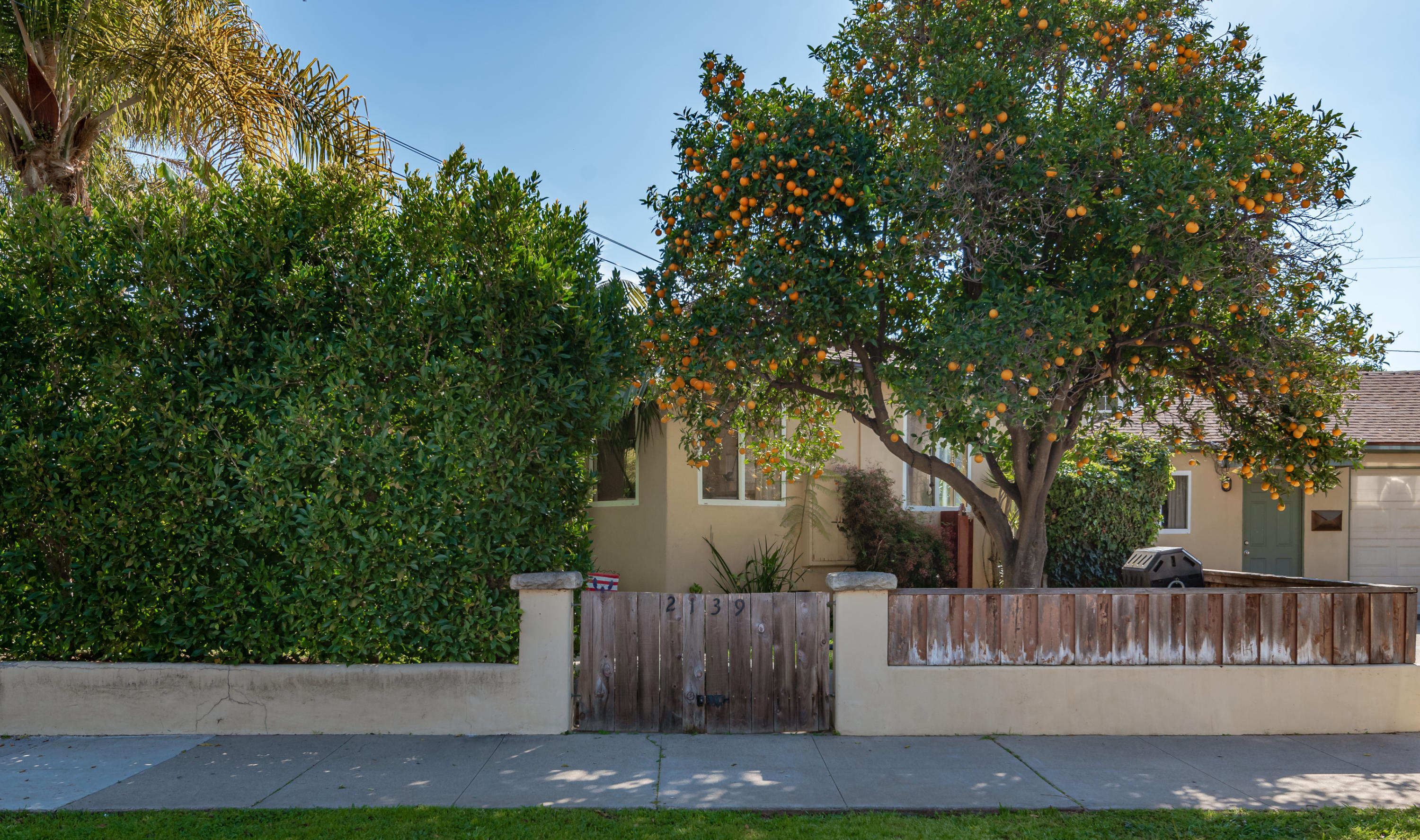 2139 Modoc Road Santa Barbara, CA 93101 - Photo 3 of 19 Kentia Street View