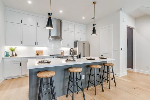 $389,900 | 128 Gdn Court West, Arlington, TX 76013