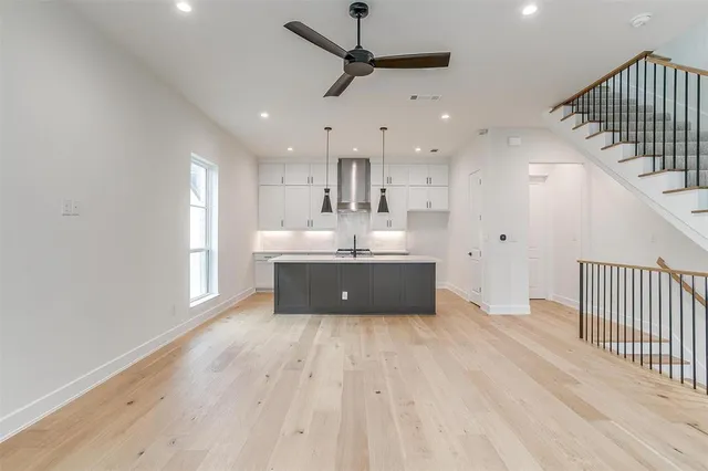 $389,900 | 128 Gdn Court West, Arlington, TX 76013