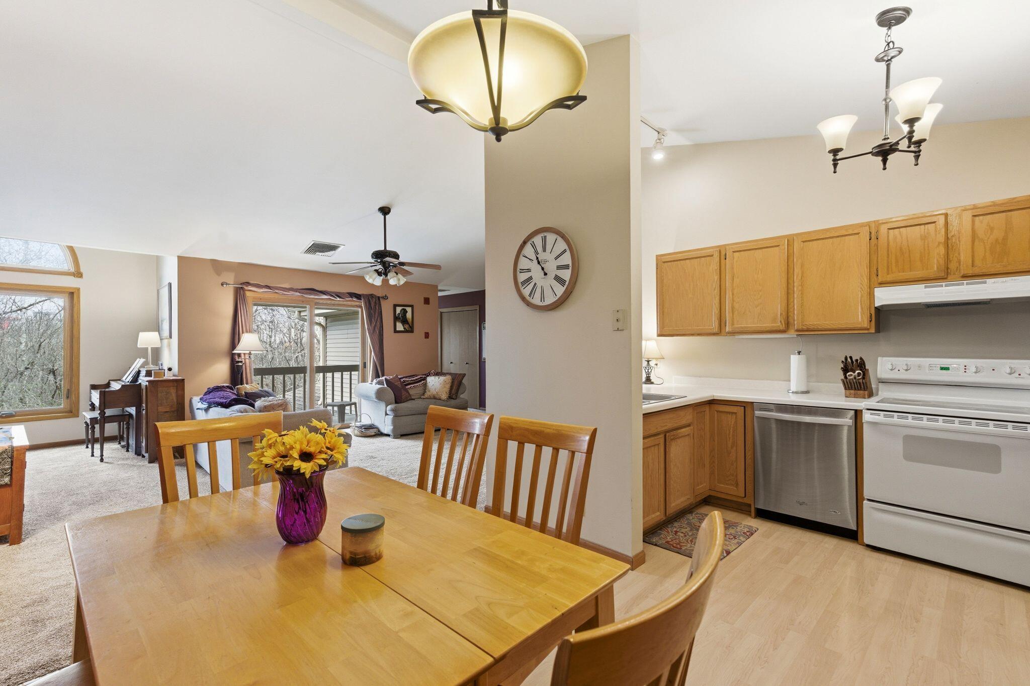2112 Woodburn Road, Unit E Waukesha, WI 53188 - Photo 12 of 24 DR