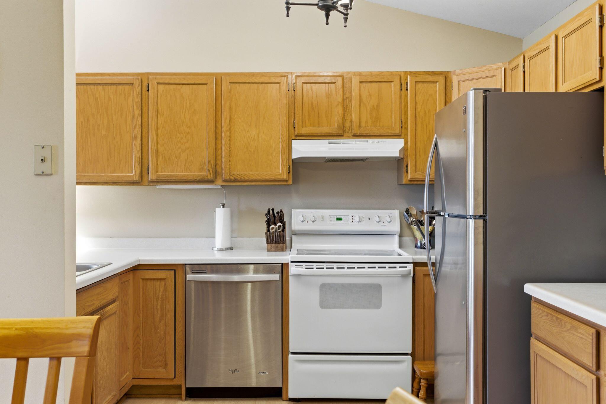 2112 Woodburn Road, Unit E Waukesha, WI 53188 - Photo 13 of 24 Kitchen