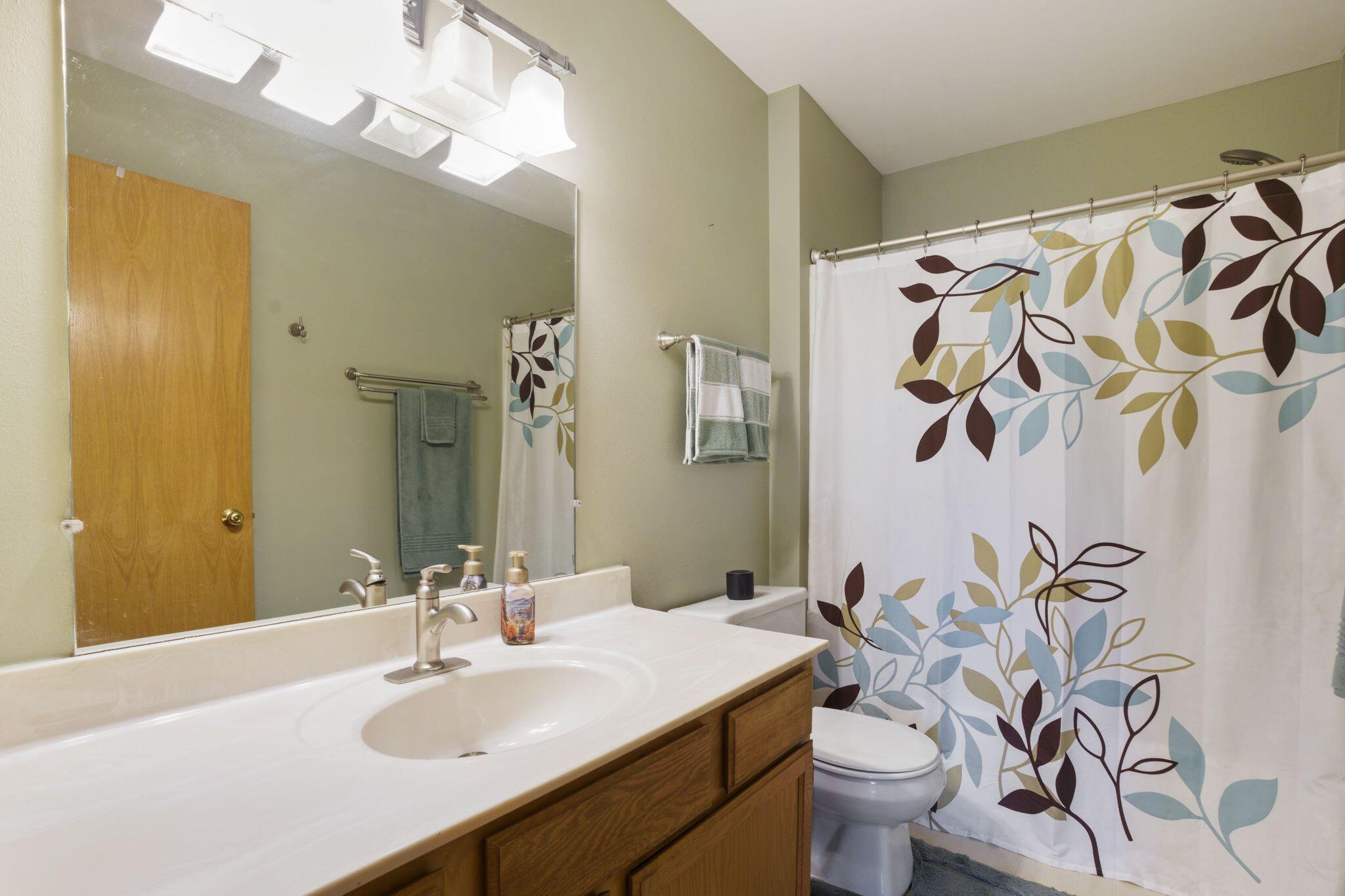 2112 Woodburn Road, Unit E Waukesha, WI 53188 - Photo 18 of 24 En-Suite