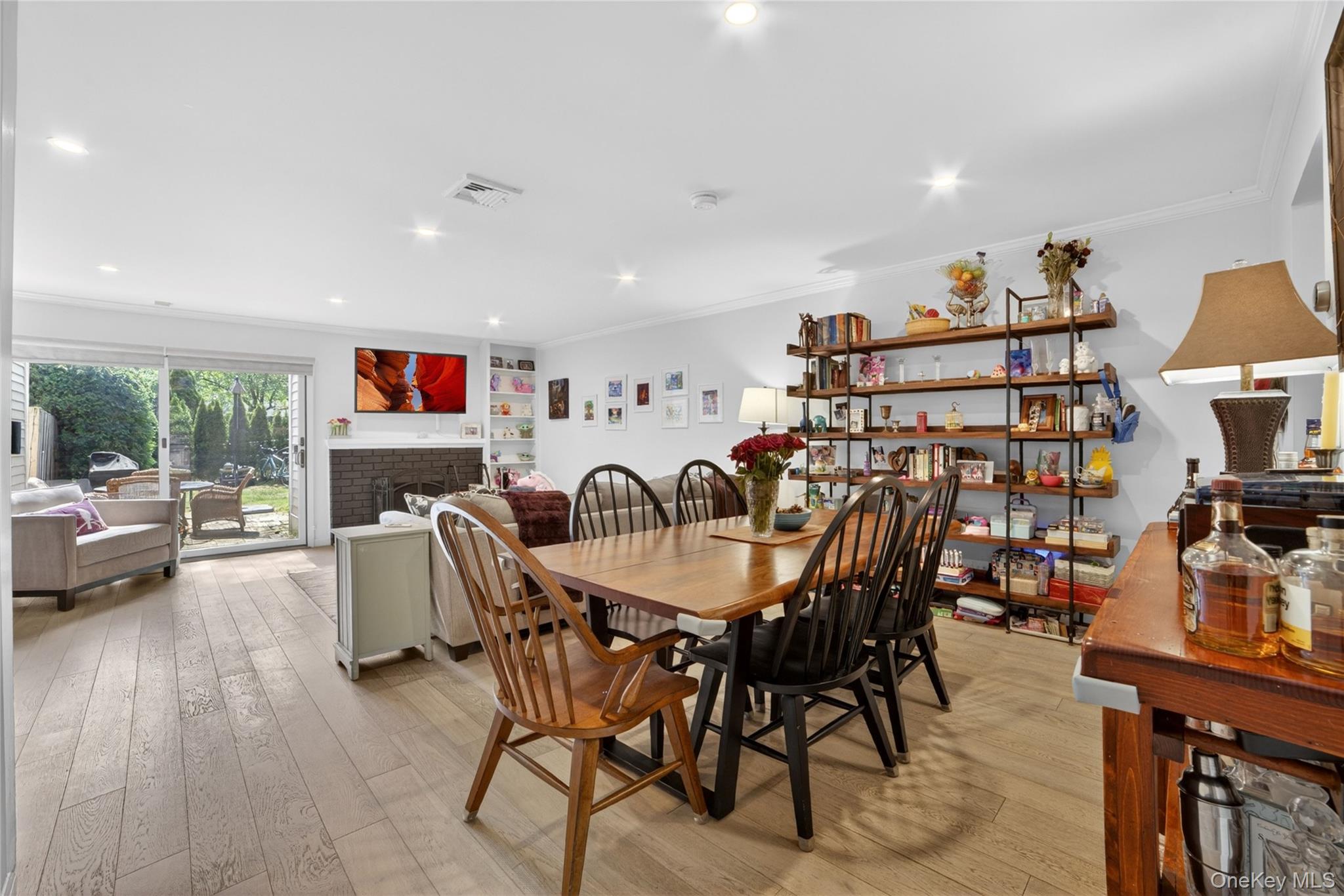 218 Tree Top Crescent Rye Brook, NY 10573 - Photo 6 of 36