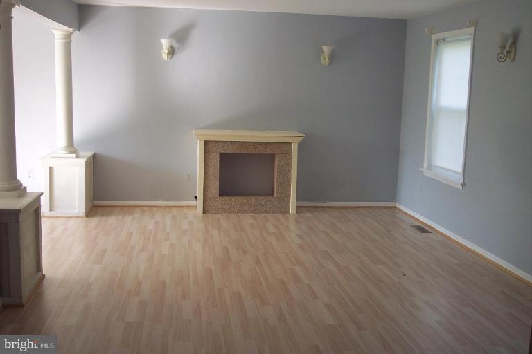 3490 Arters Mill Road Westminster, MD 21158 - Photo 4 of 6 Living Room