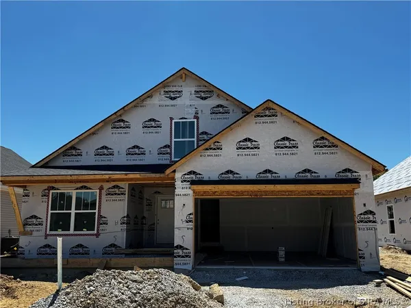 $389,900 | 2767 Abby Wds Drive, Jeffersonville, IN 47130