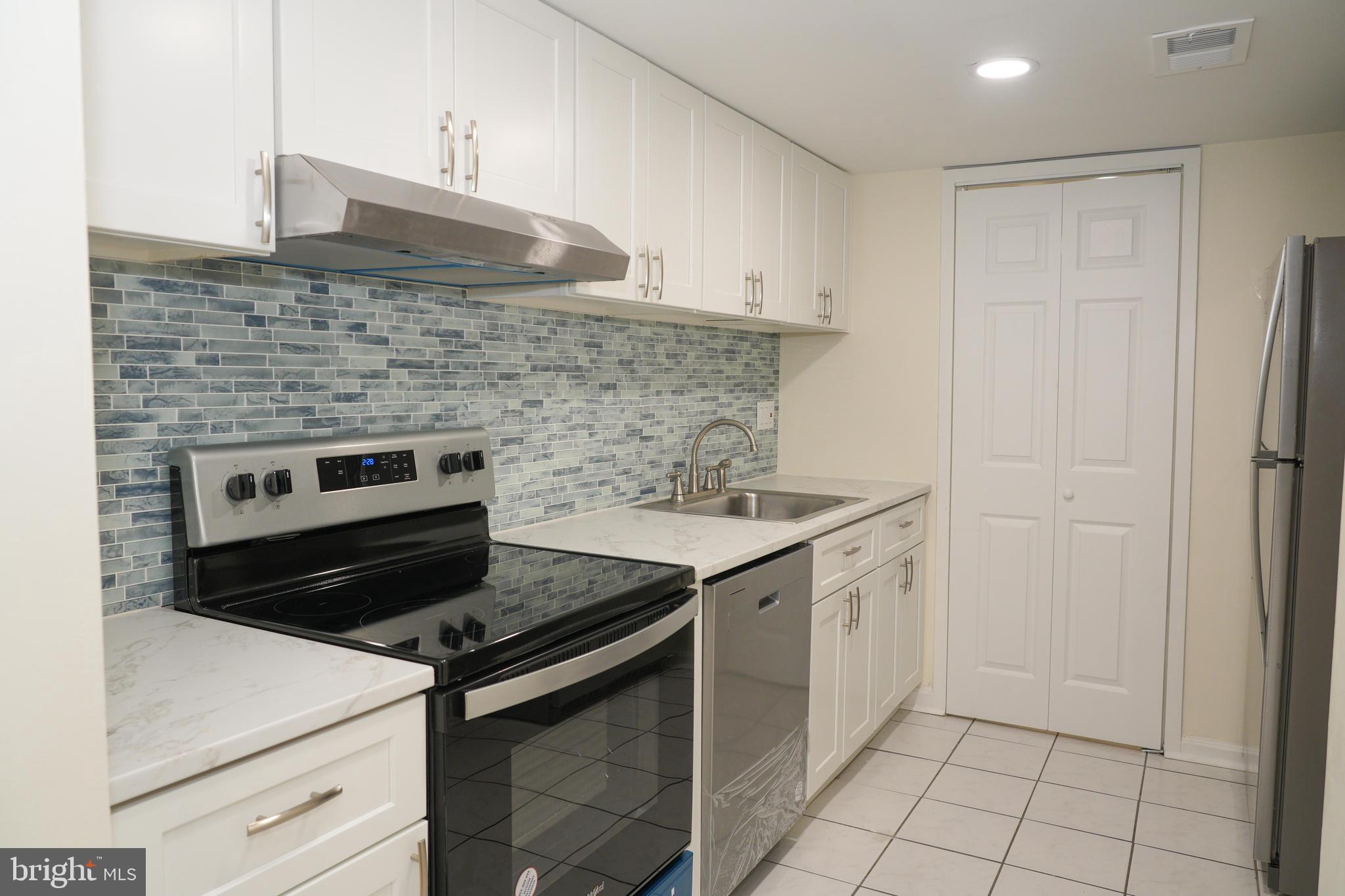 4501 Logsdon Drive, Unit 2 Annandale, VA 22003 - Photo 2 of 33