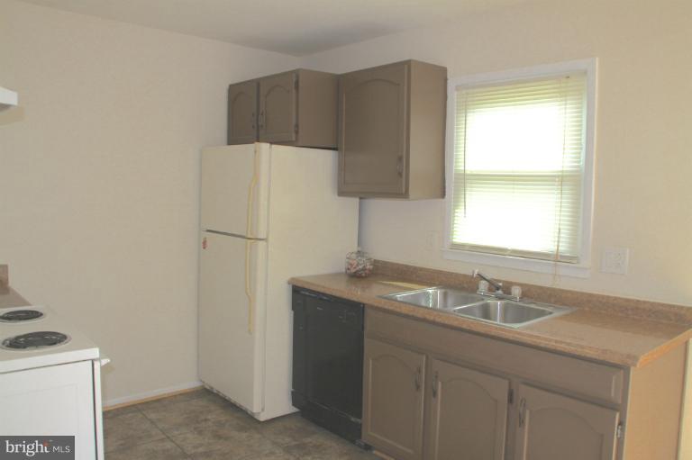 13401 Delaney Road Woodbridge, VA 22193 - Photo 11 of 15 Kitchen