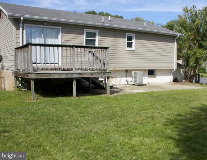 13401 Delaney Road Woodbridge, VA 22193 - Photo 4 of 15 Exterior (Rear)