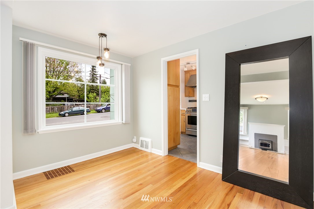 10841 Rustic Road South Seattle, WA 98178 - Photo 8 of 25 Gallery Image 8