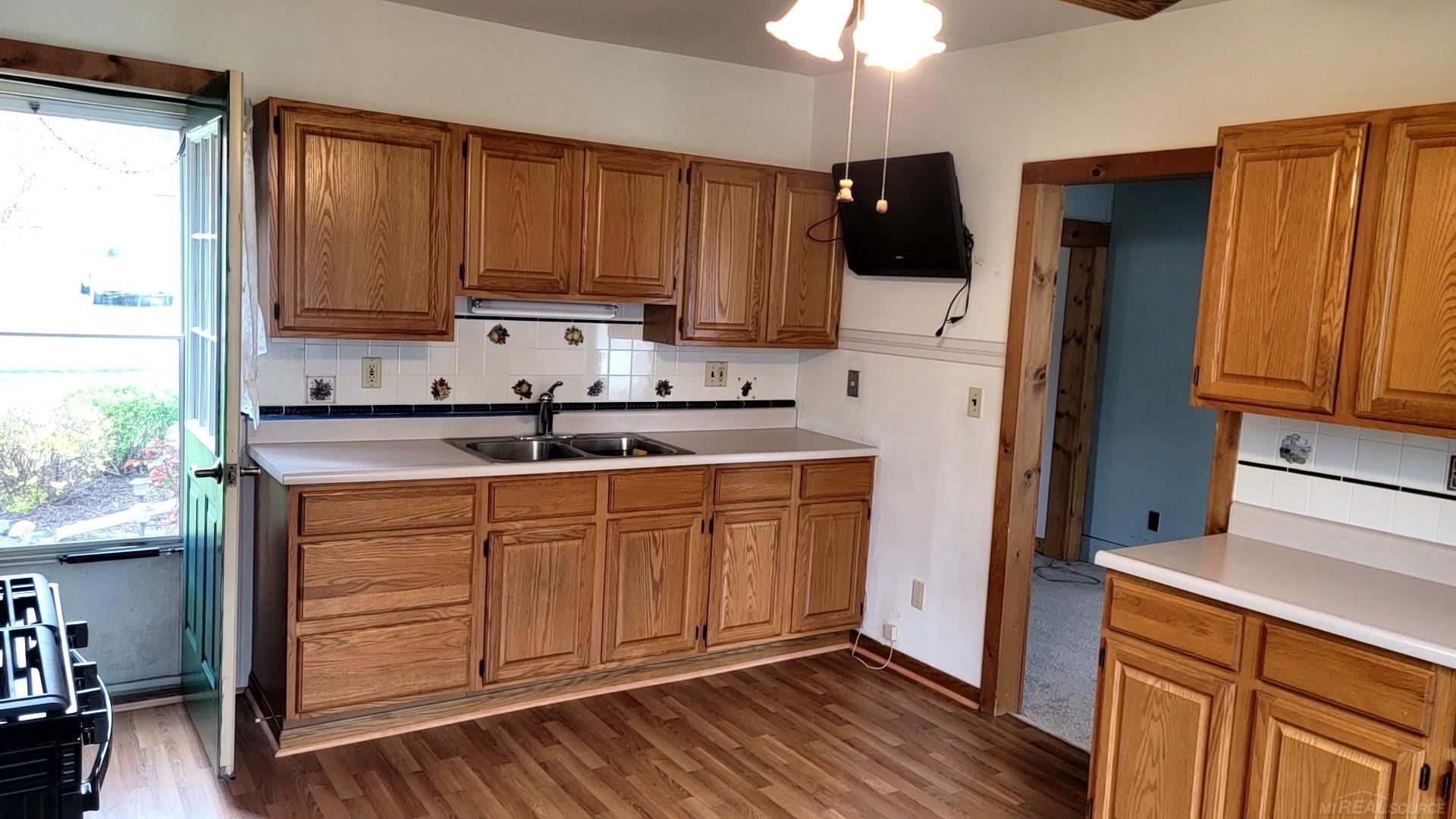 294 Prospect Street Romeo, MI 48065 - Photo 3 of 20