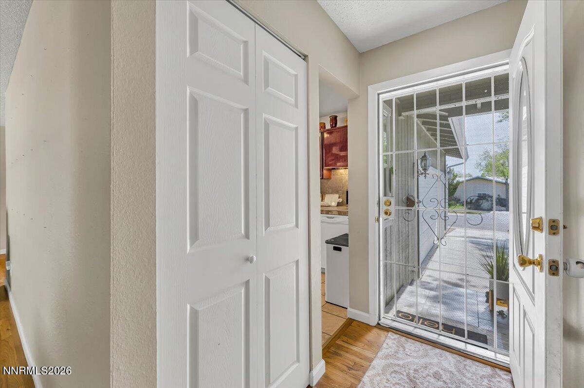 1375 Marne Drive Reno, NV 89503 - Photo 4 of 26 04-1375 Marne St Reno NV 89503 (4 of 29)