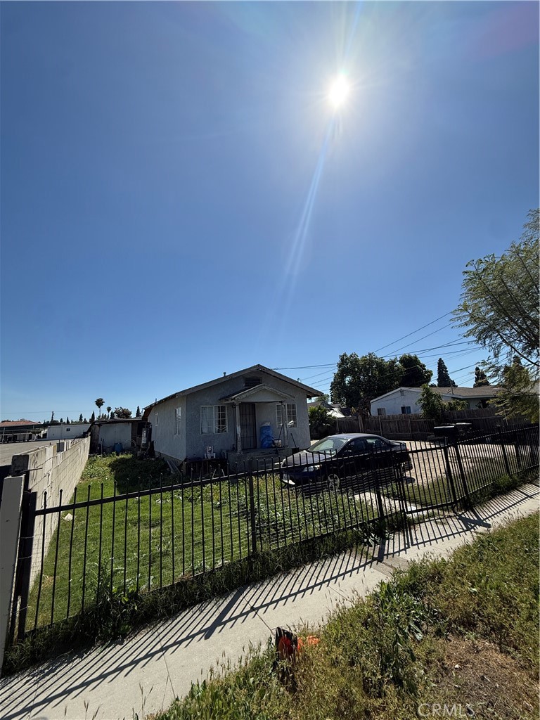 2402 East 126th Street Compton, CA 90222 - Photo 2 of 3 a view of balcony with wooden floor and city view