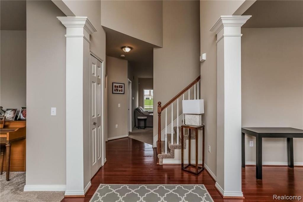 3058 Fantail Court Rochester Hills, MI 48309 - Photo 4 of 43