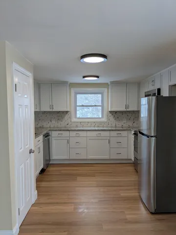 $2,700 | 82 High Street, Stratham, NH 03885