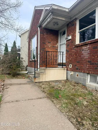 $3,000 | 786 New Scotland Avenue, Albany, NY 12208