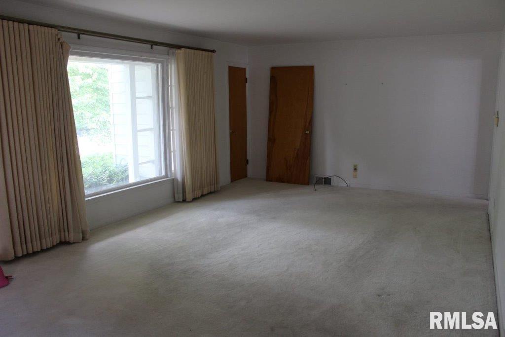 2518 South Walnut Street Springfield, IL 62704 - Photo 2 of 29