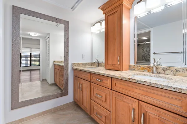 $275,000 | 160 Southeast St Lucie Boulevard, Unit 402A, Stuart, FL 34996