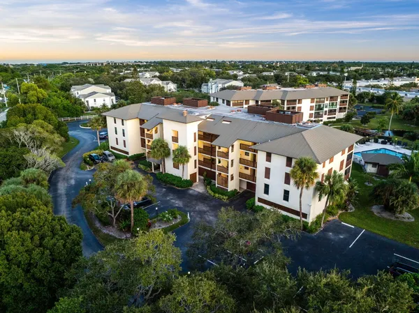 $275,000 | 160 Southeast St Lucie Boulevard, Unit 402A, Stuart, FL 34996