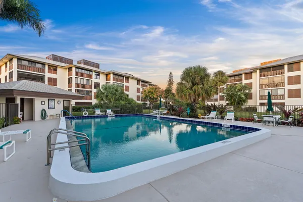 $275,000 | 160 Southeast St Lucie Boulevard, Unit 402A, Stuart, FL 34996