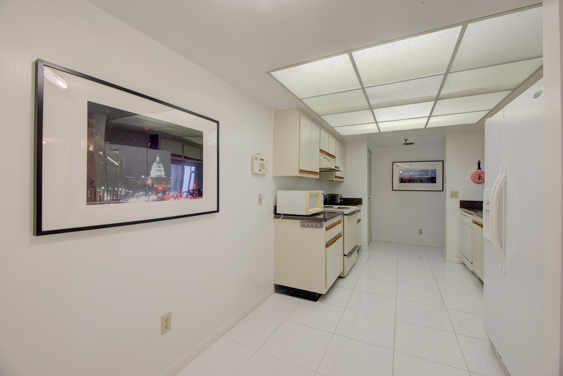 1915 Lavers Circle, Unit E103 Delray Beach, FL 33444 - Photo 15 of 41 Photo-16