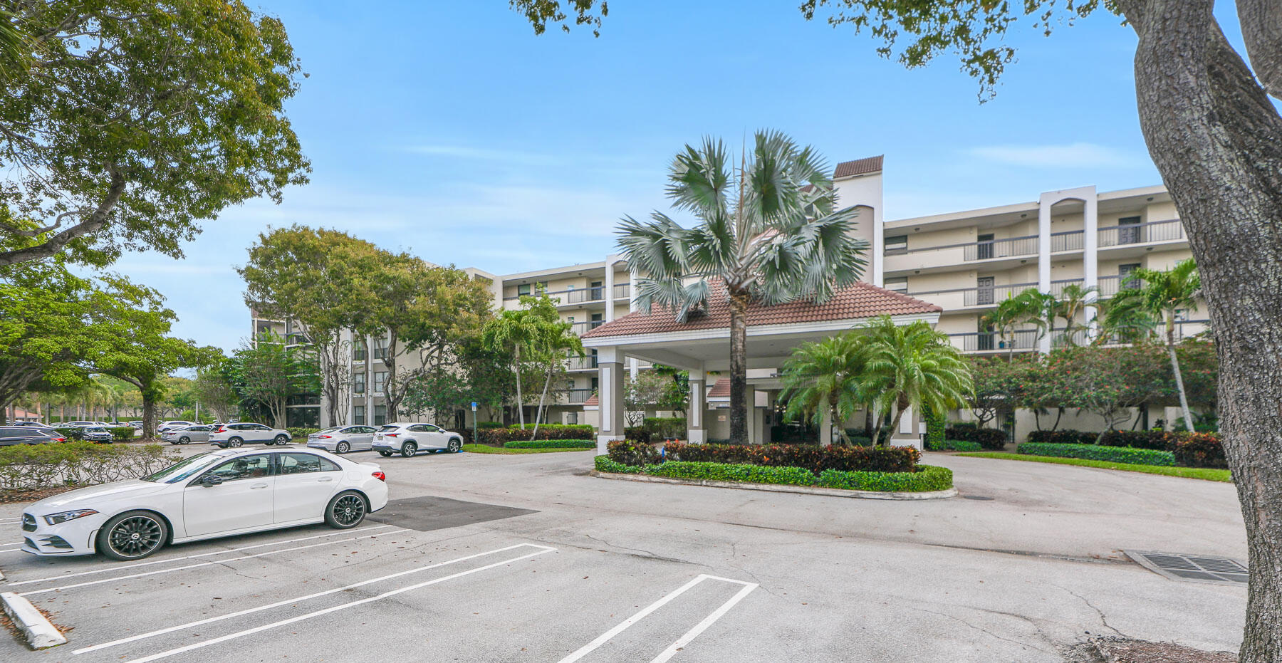 1915 Lavers Circle, Unit E103 Delray Beach, FL 33444 - Photo 25 of 41 Photo-5