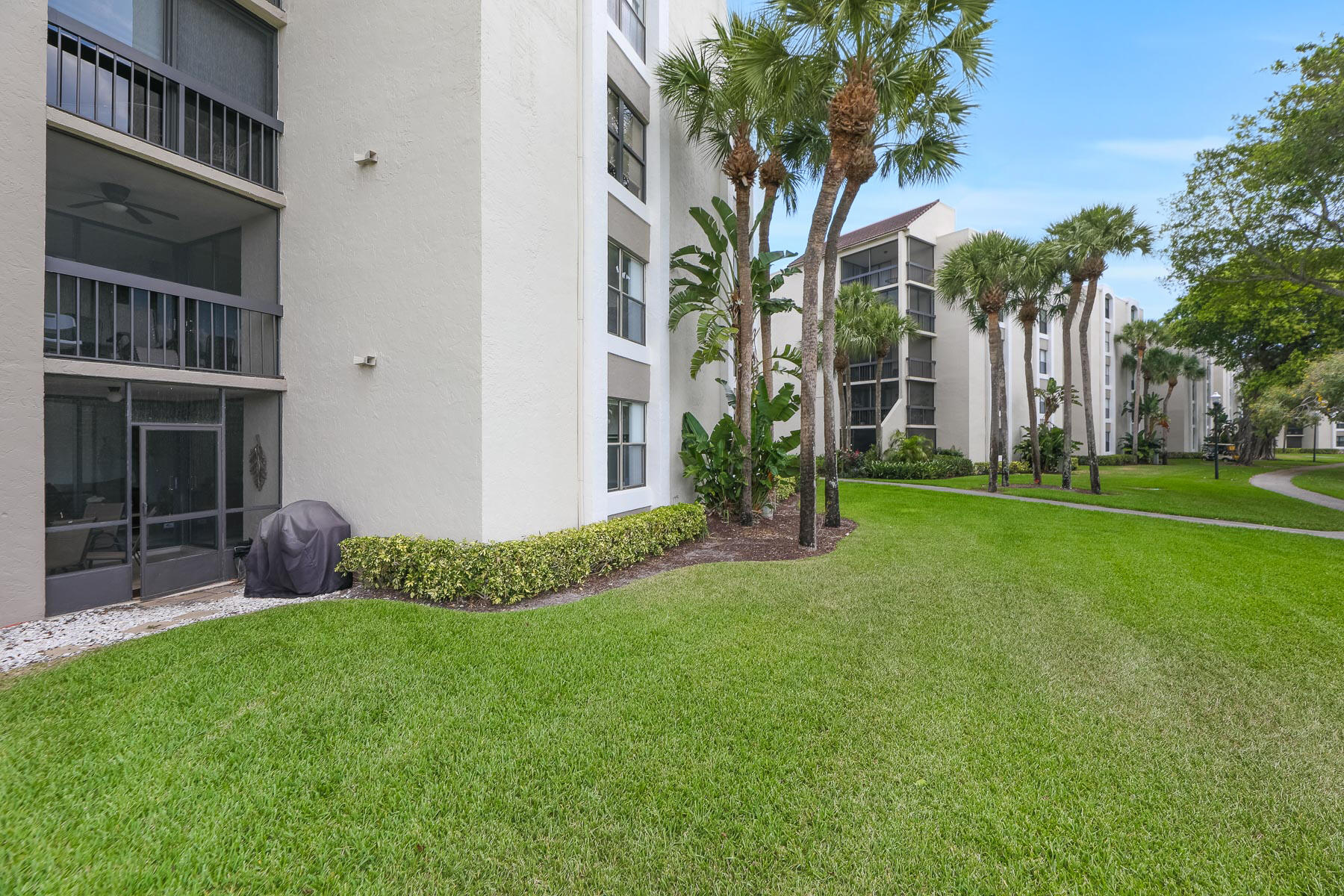1915 Lavers Circle, Unit E103 Delray Beach, FL 33444 - Photo 31 of 41 Photo-36