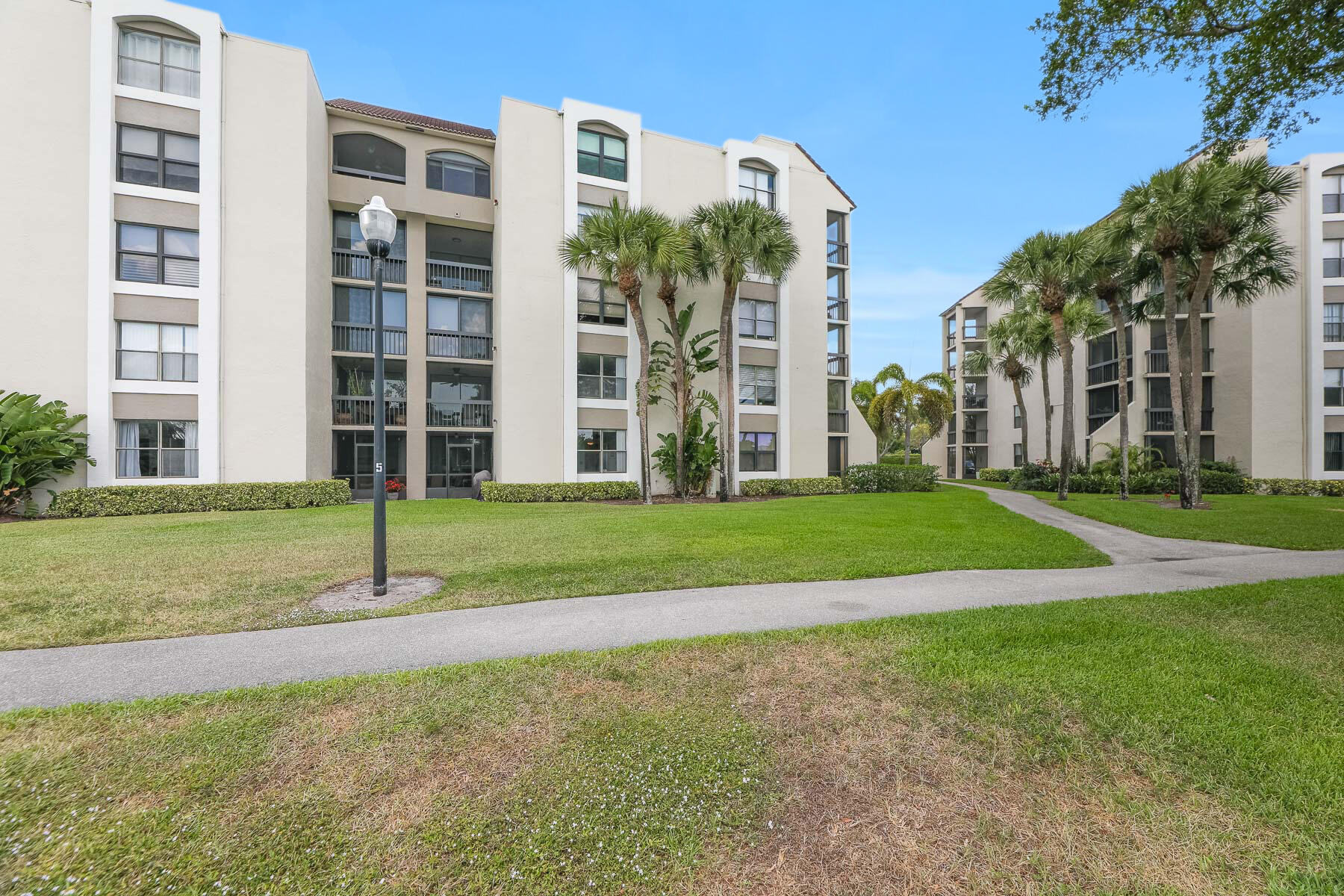 1915 Lavers Circle, Unit E103 Delray Beach, FL 33444 - Photo 32 of 41 Photo-40