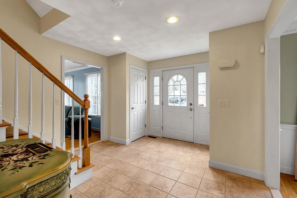 32 Hamilton Road Peabody, MA 01960 - Photo 2 of 42 Gallery Image 2