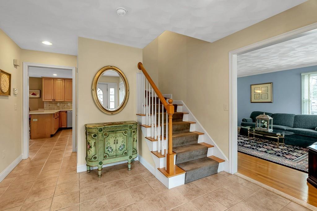 32 Hamilton Road Peabody, MA 01960 - Photo 3 of 42 Gallery Image 3