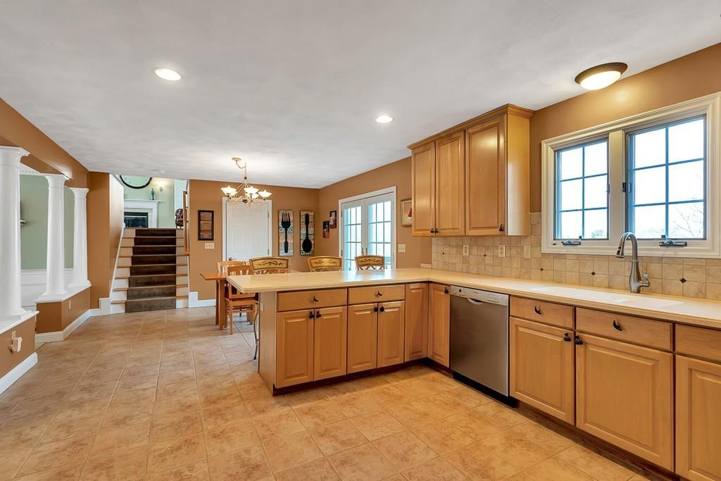 32 Hamilton Road Peabody, MA 01960 - Photo 10 of 42 Gallery Image 10