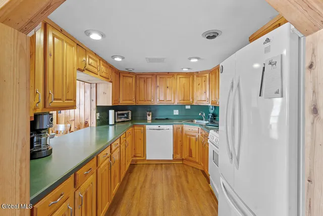 $799,999 | 858 South Shore Road, Edinburg, NY 12134