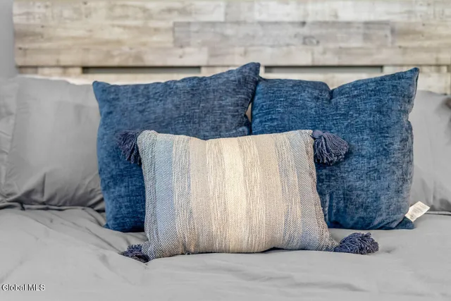 $799,999 | 858 South Shore Road, Edinburg, NY 12134