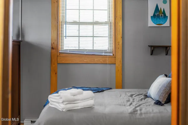 $799,999 | 858 South Shore Road, Edinburg, NY 12134