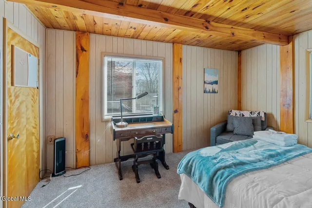 $799,999 | 858 South Shore Road, Edinburg, NY 12134